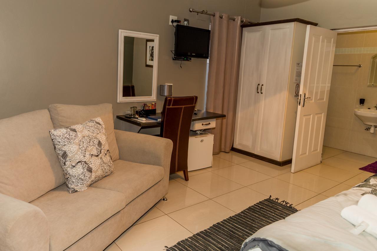 Village Boutique Hotel أوتجيوارونغو المظهر الخارجي الصورة